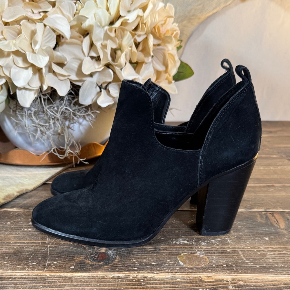 Vince Camuto Black Heeled Ankle Boots